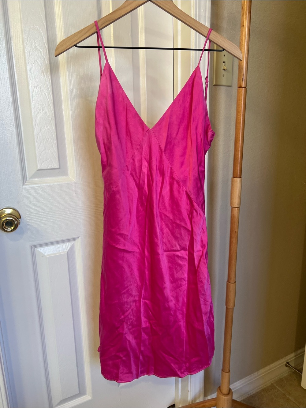 SVNR 100% Silk V-Neck Slip Dress in Fuchsia Pink
